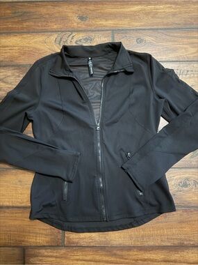 90 Degrees by Reflex Like New Women's Black  Zip Jacket